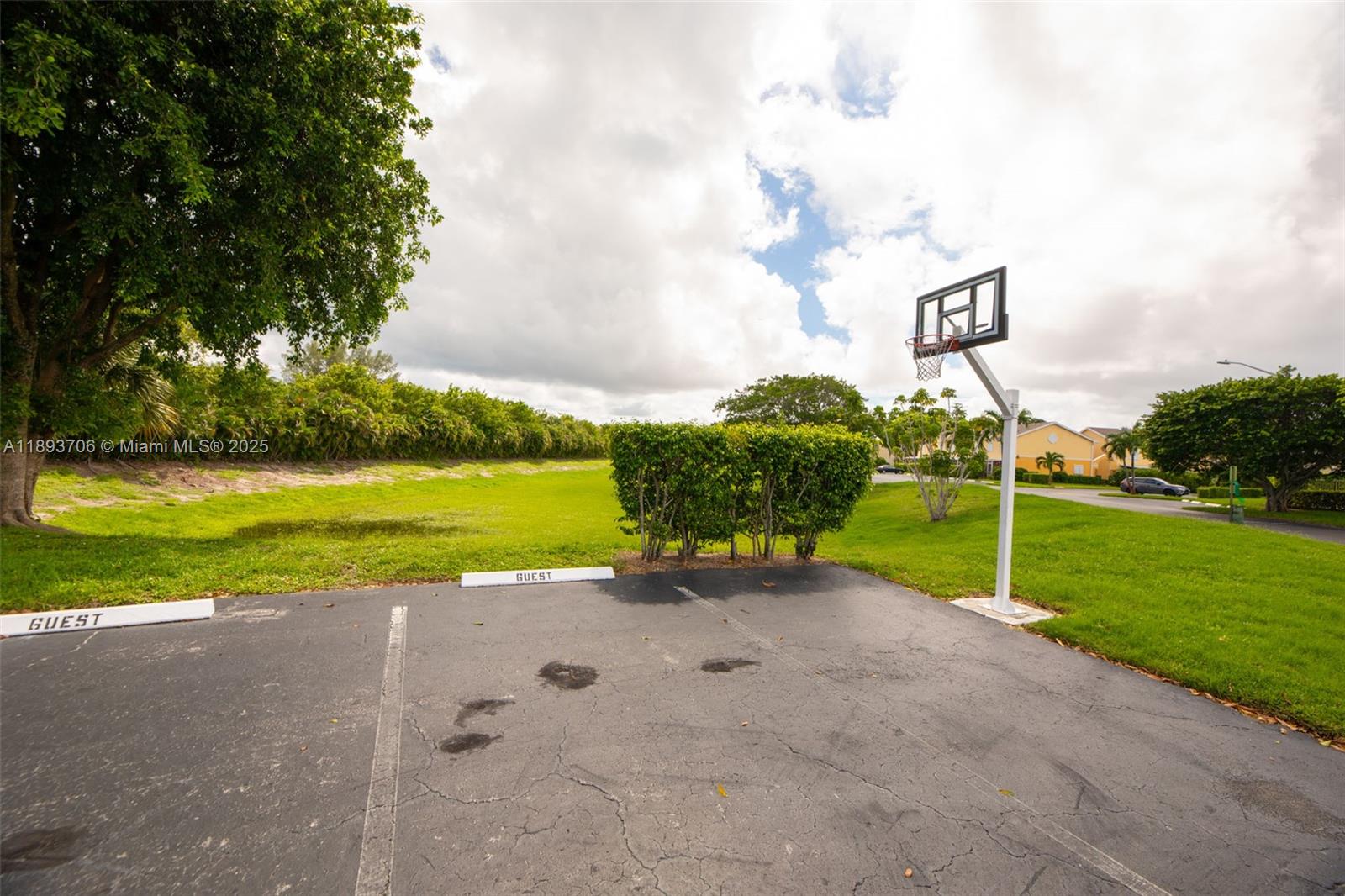 WATERSIDE VILLAGE OF PALM - Residential