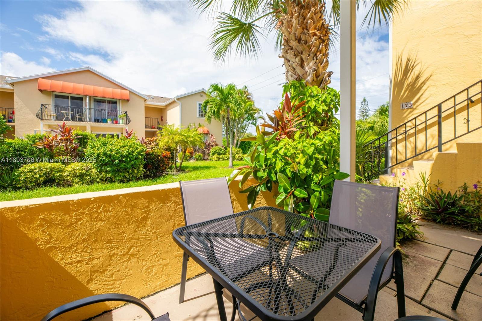 WATERSIDE VILLAGE OF PALM - Residential