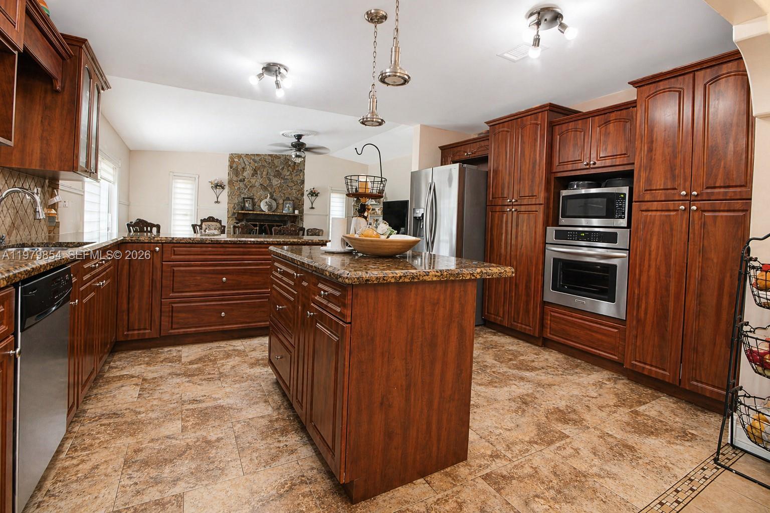 COUNTRY RANCH ESTATES SEC - Residential