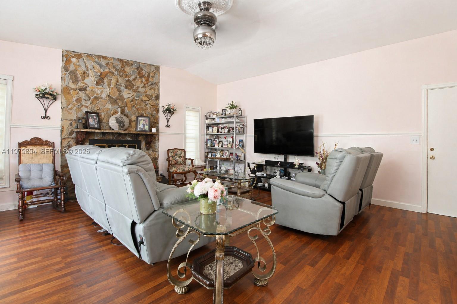COUNTRY RANCH ESTATES SEC - Residential