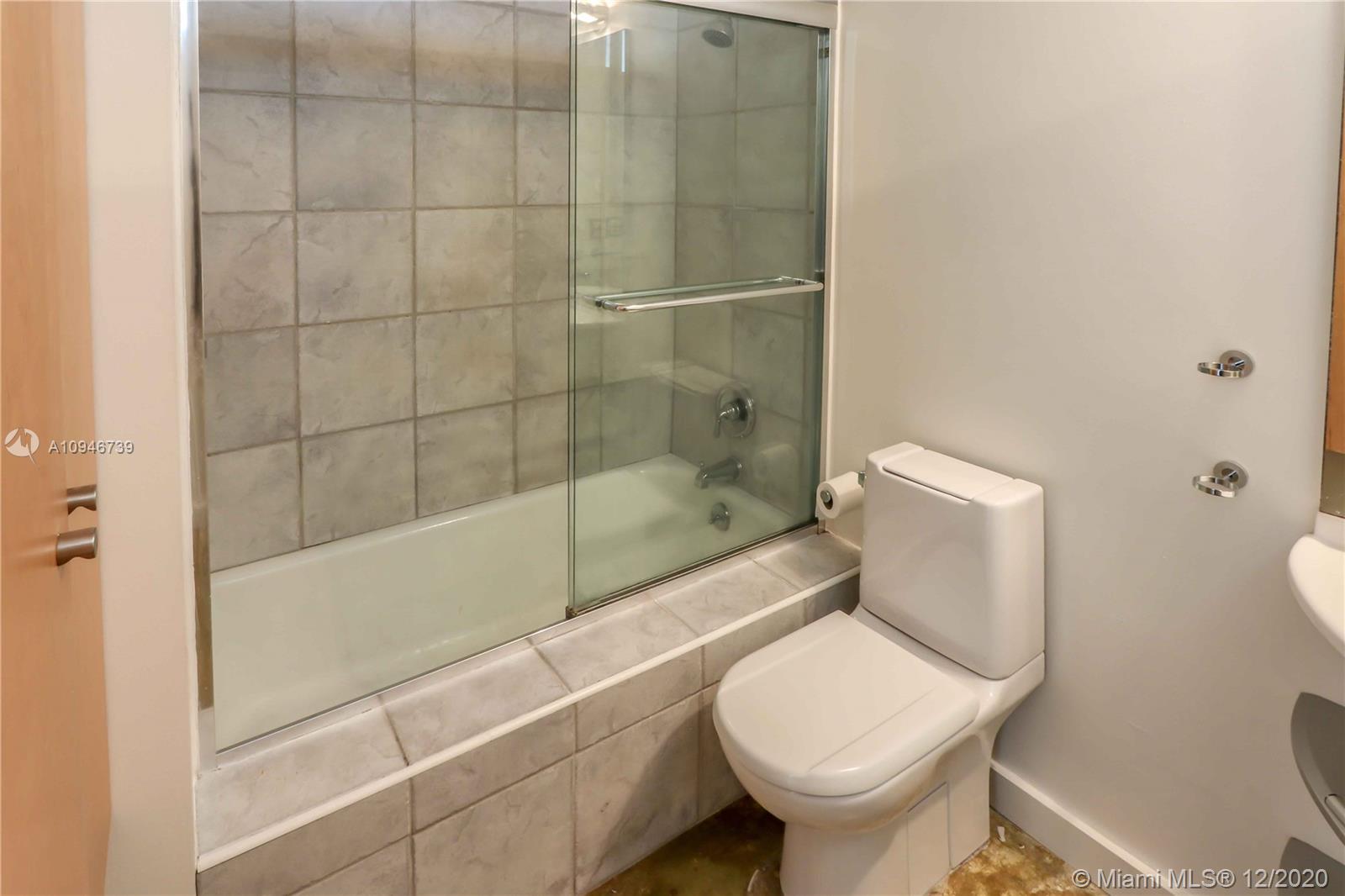 PALM BAY CONDOMINIUM - Residential