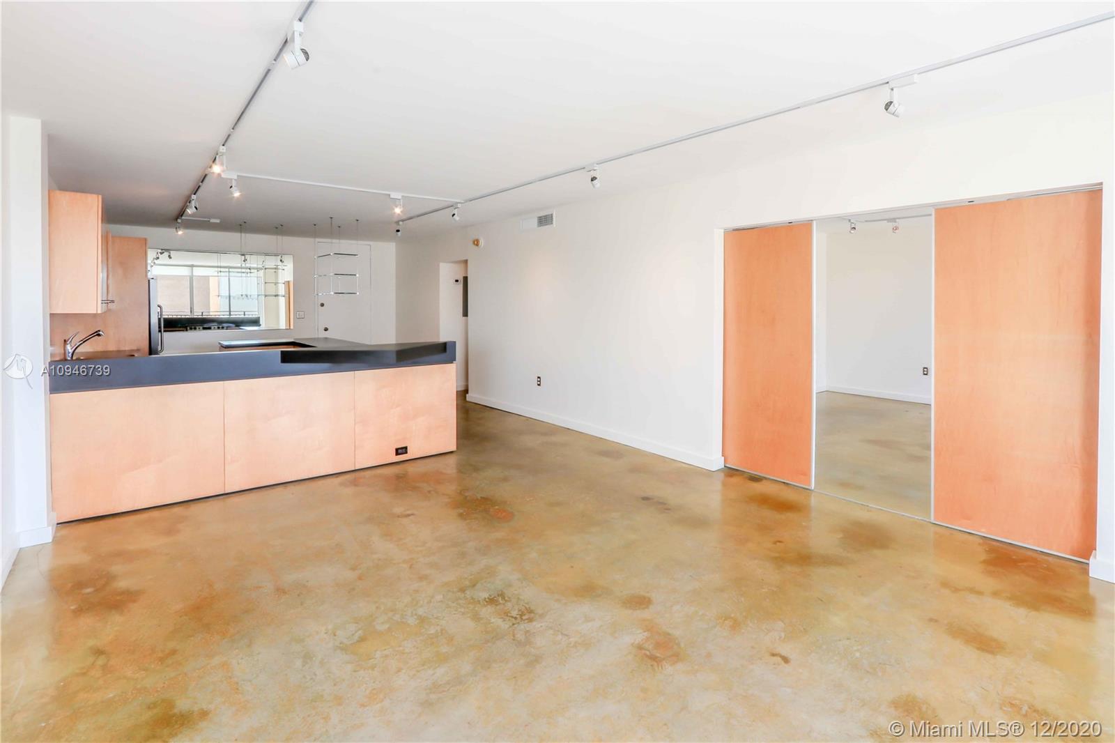 PALM BAY CONDOMINIUM - Residential