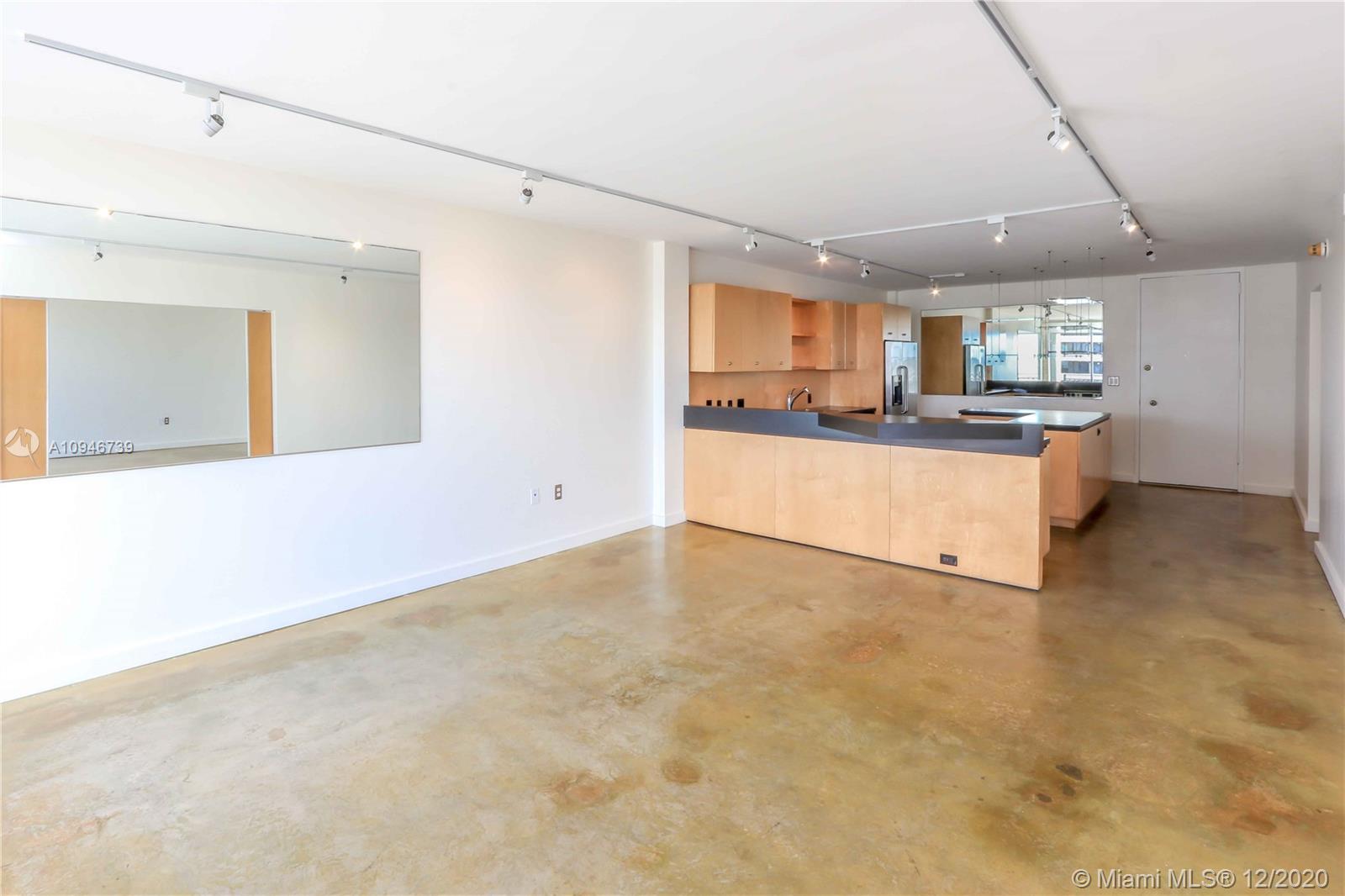 PALM BAY CONDOMINIUM - Residential