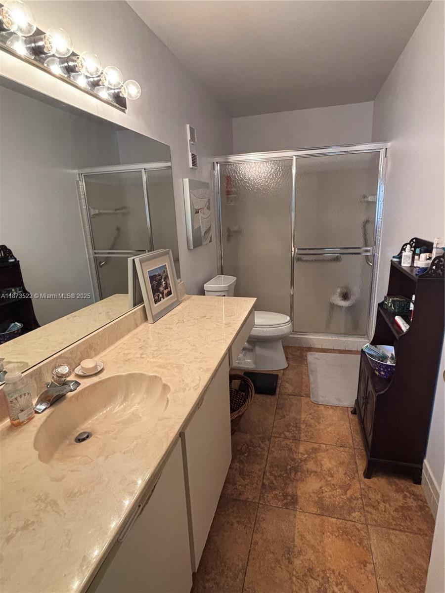 WHISPER WALK SEC C CONDO - Residential Lease