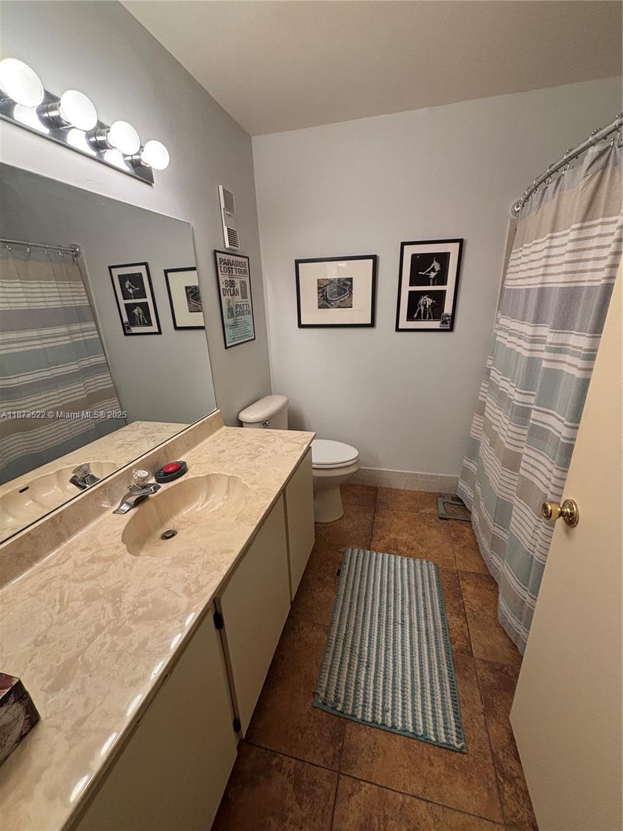 WHISPER WALK SEC C CONDO - Residential Lease