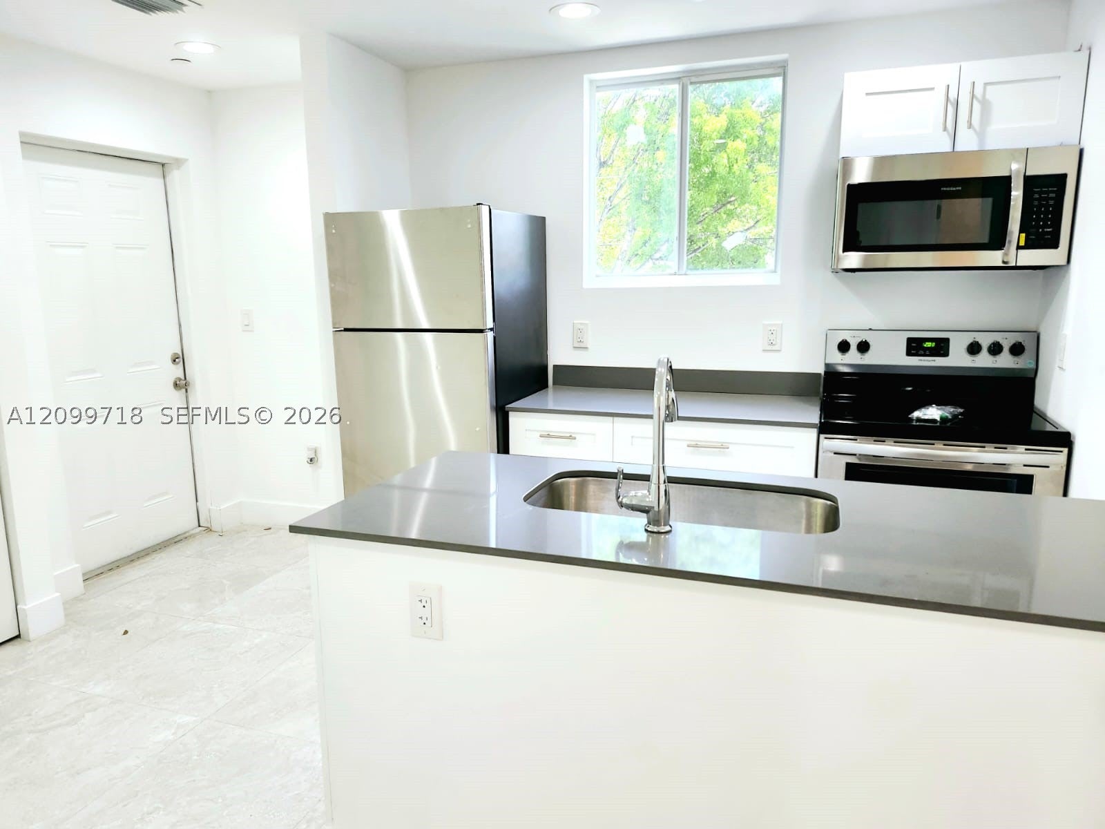 580 NW 34th St 5