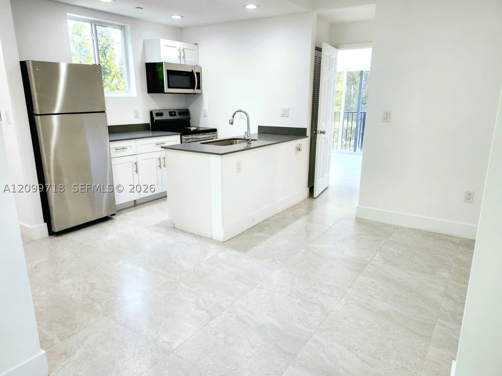 580 NW 34th St 5