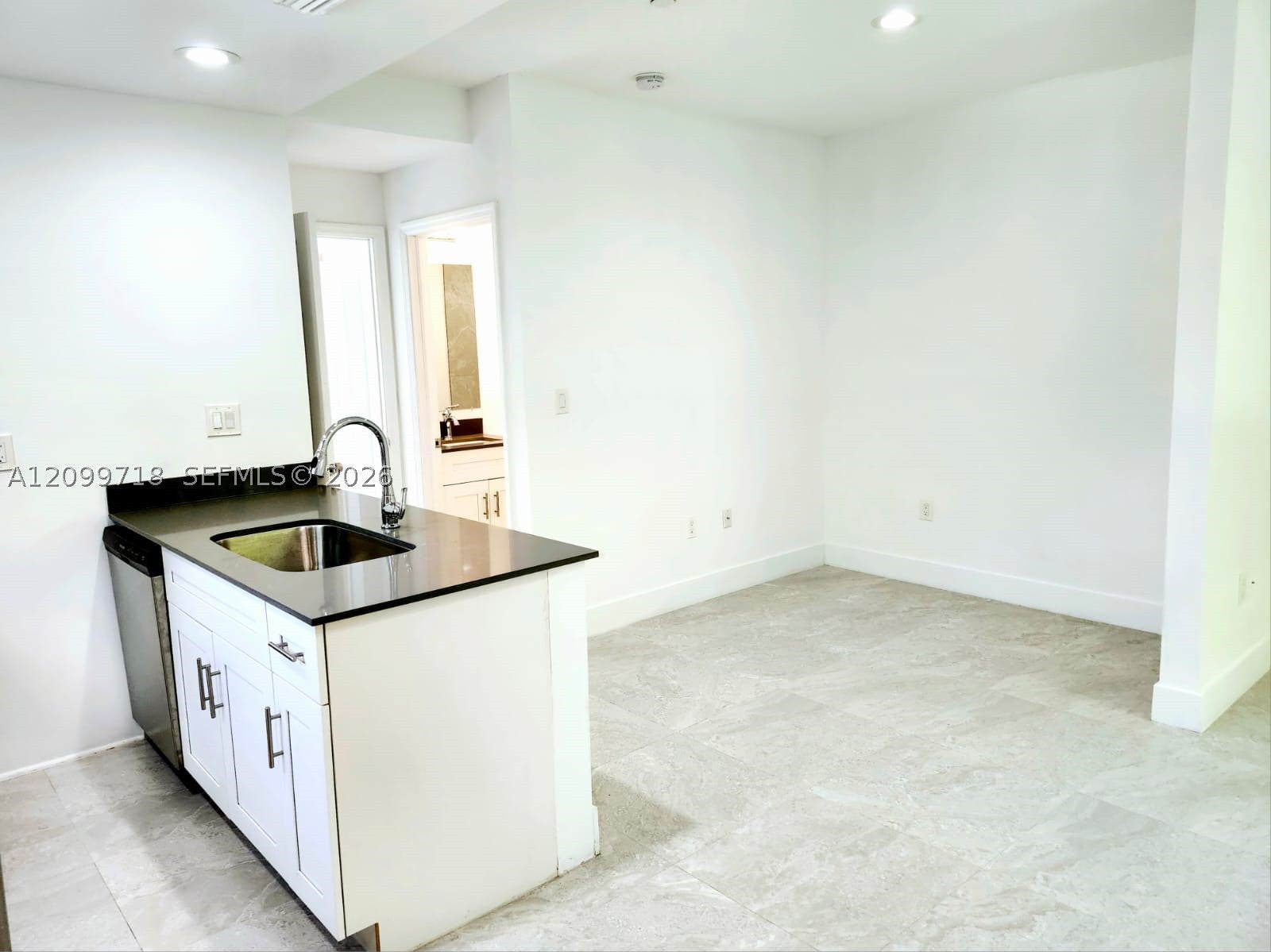 580 NW 34th St 5