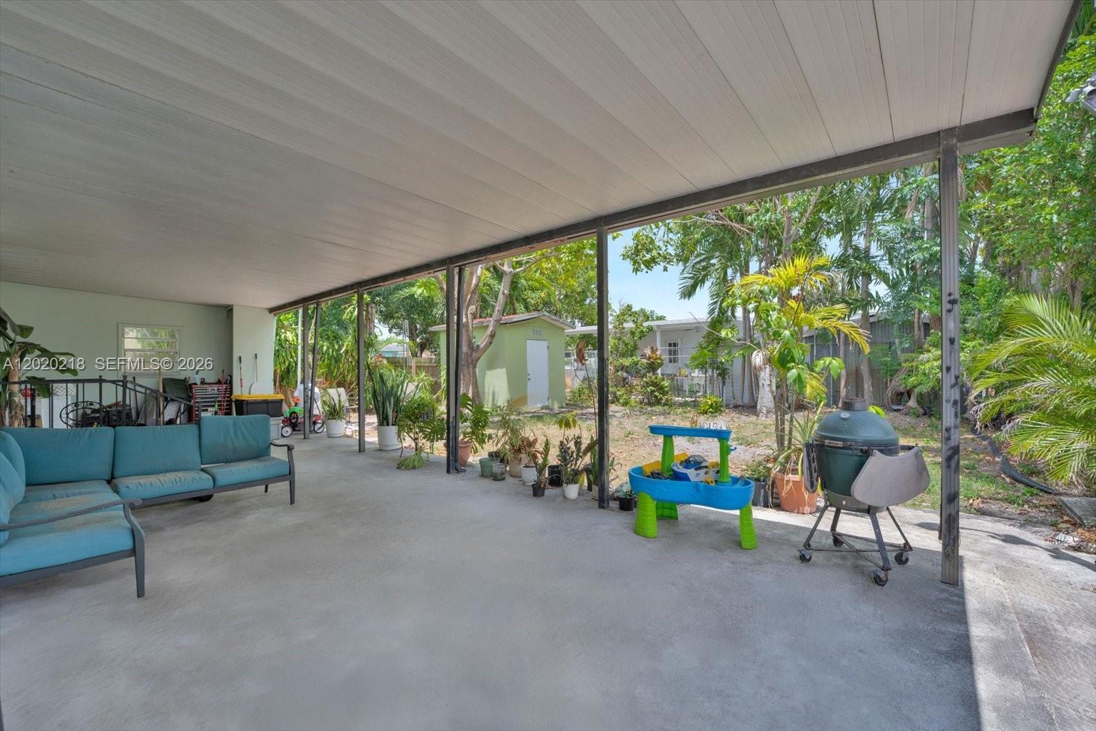 RIVERSIDE FARMS - Residential