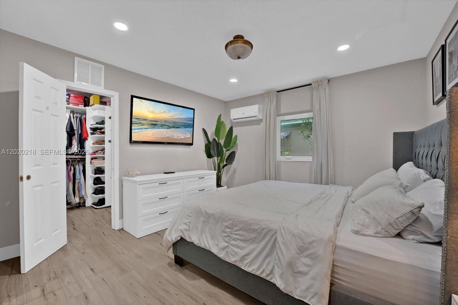 RIVERSIDE FARMS - Residential