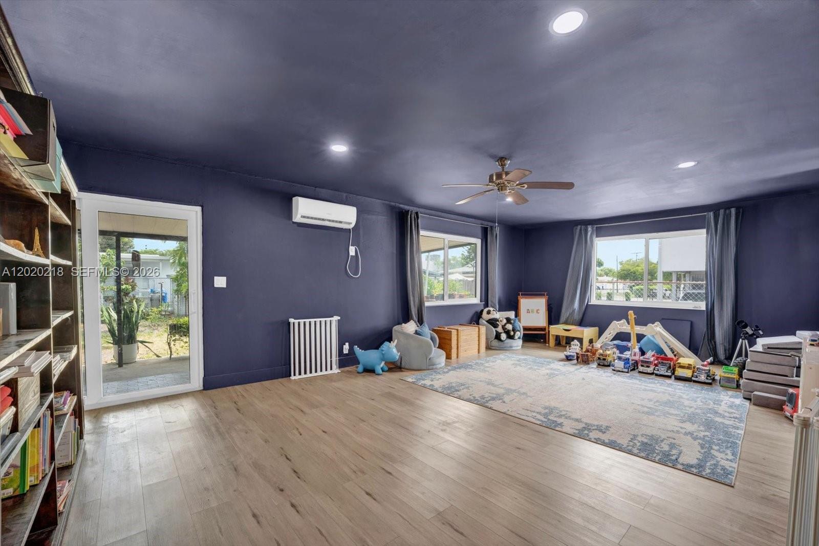 RIVERSIDE FARMS - Residential