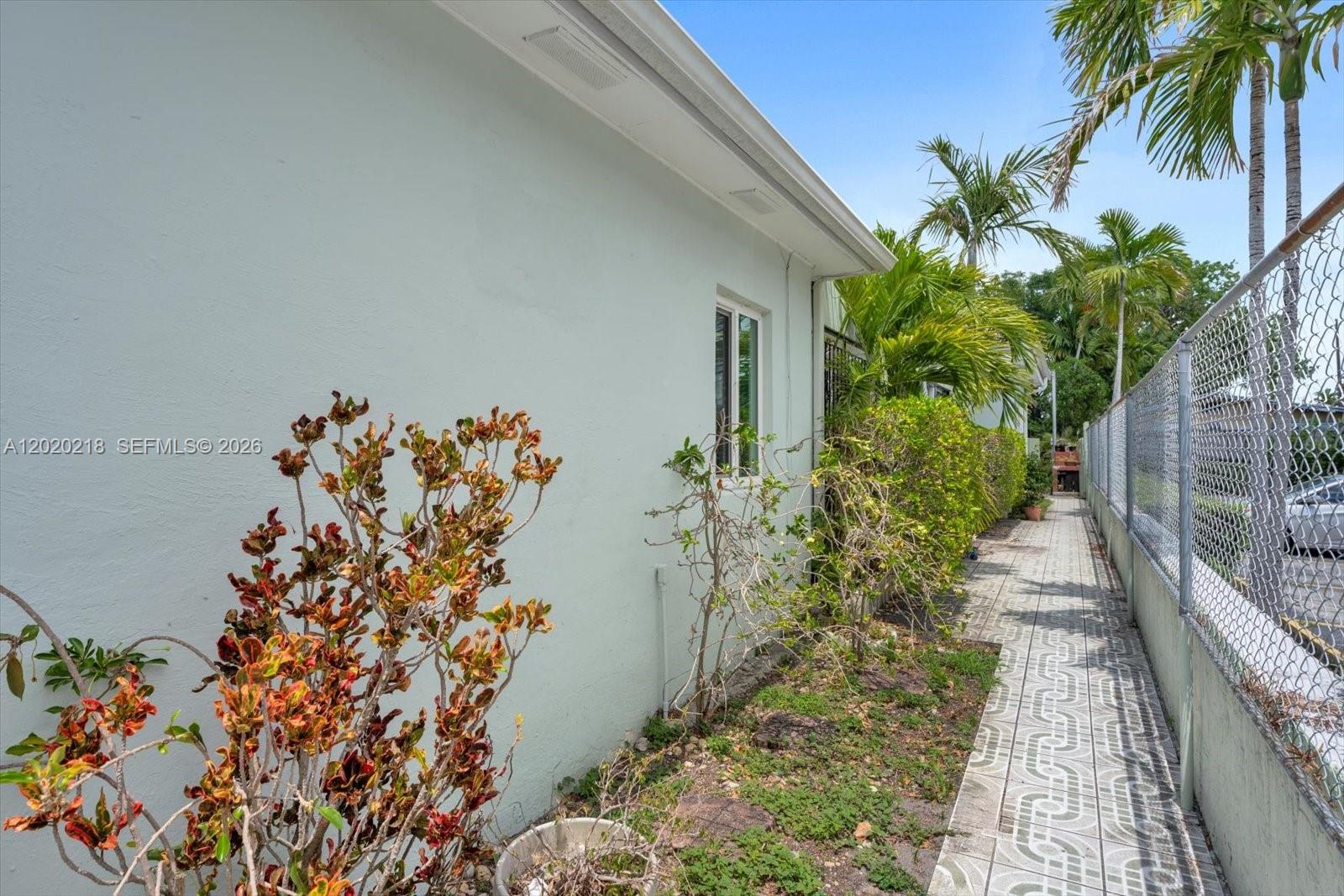 RIVERSIDE FARMS - Residential