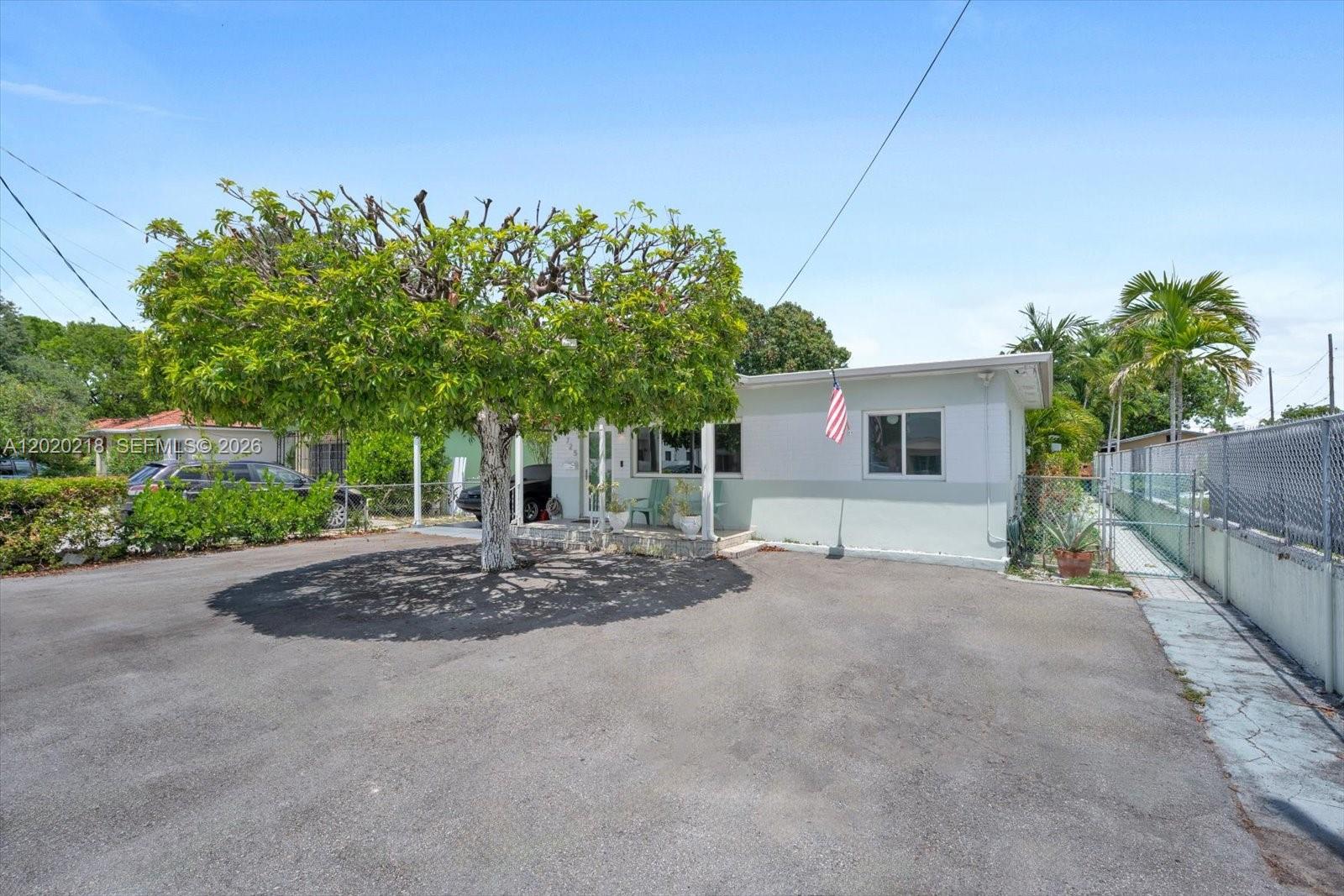 RIVERSIDE FARMS - Residential
