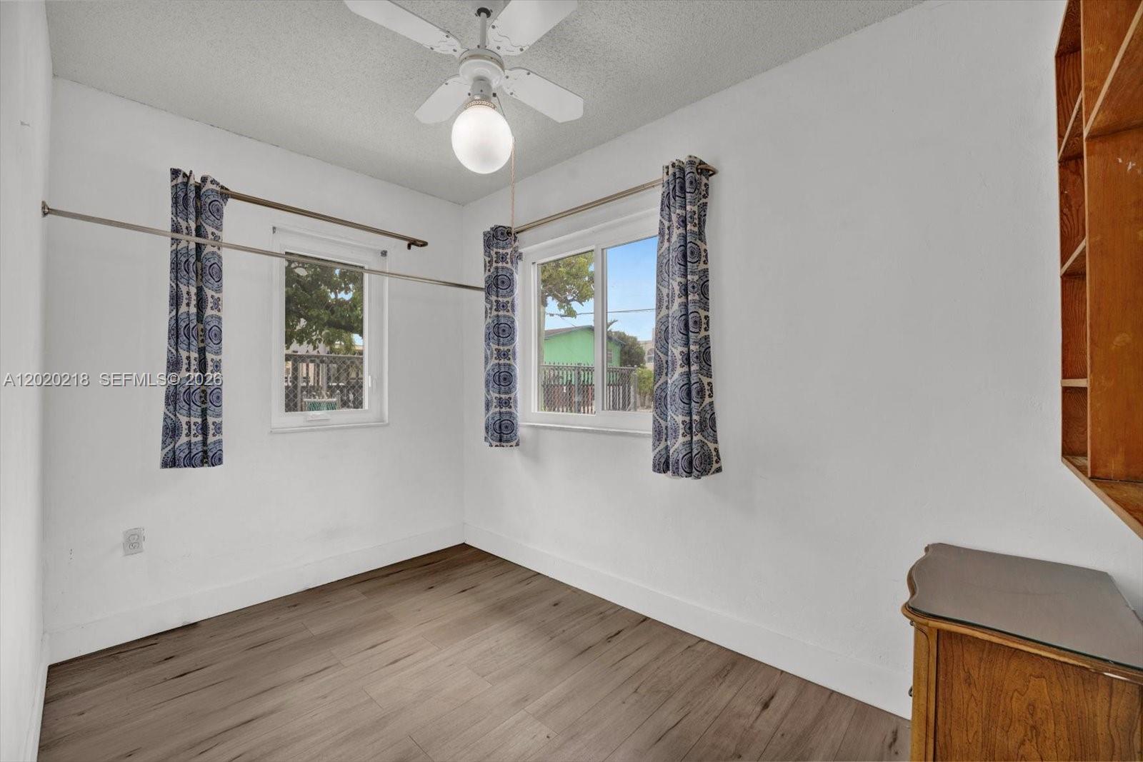 RIVERSIDE FARMS - Residential