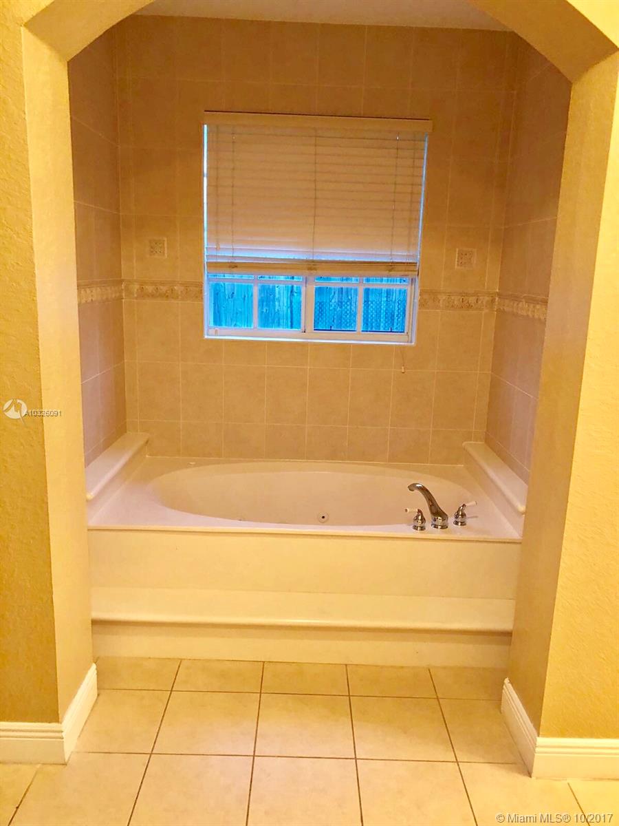 CRES ESTATES - Residential Lease