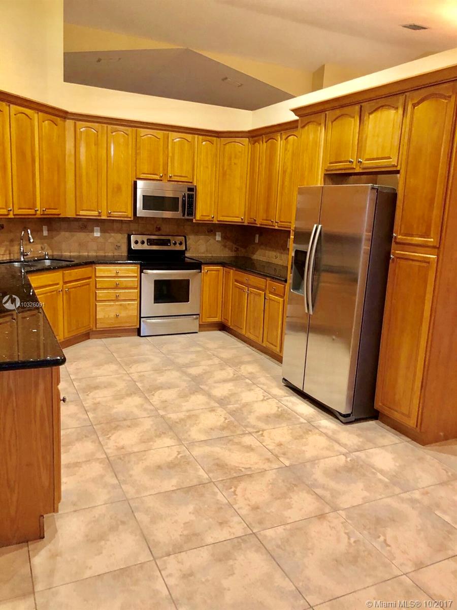 CRES ESTATES - Residential Lease