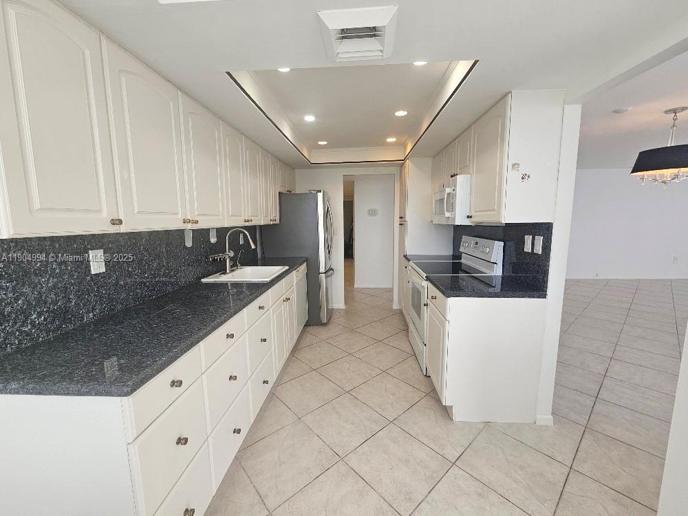 DEL PRADO MARINA - Residential