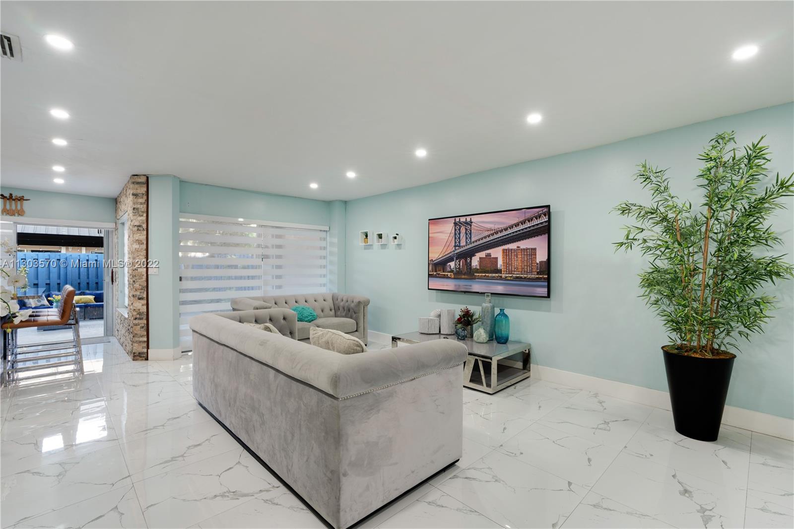 HEFTLERS LAGO MAR WEST - Residential