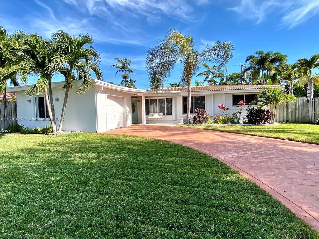 Photo of 5910 NE 22nd Ter, Fort Lauderdale, FL 33308 (MLS # A11330437)