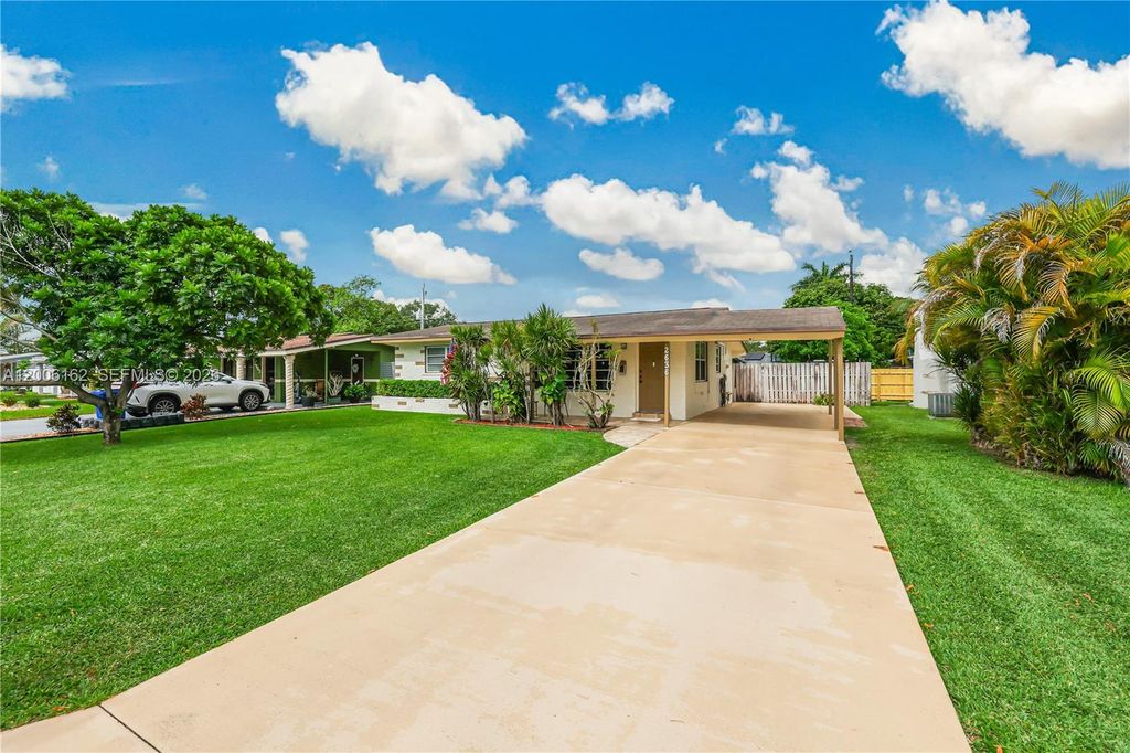 Photo of 2636 Havana Dr, Miramar, FL 33023 (MLS # A12006162)