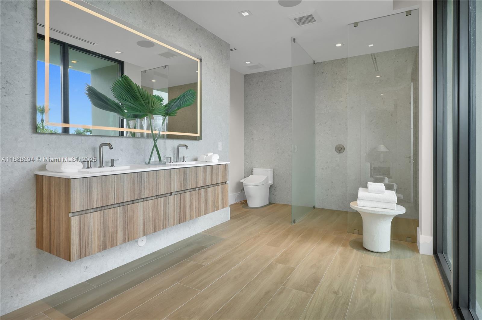 TROPICAL ISLE HOMES SUB 4 - Residential