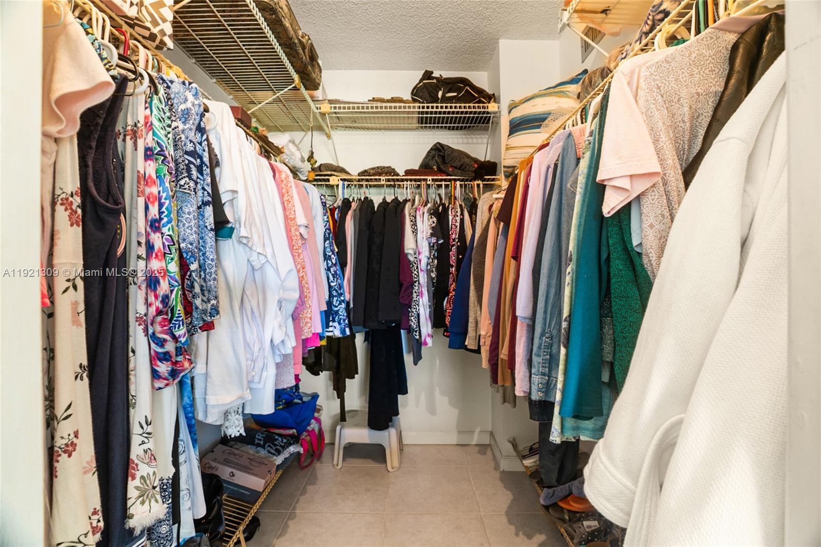 BARWOOD CONDO - Residential