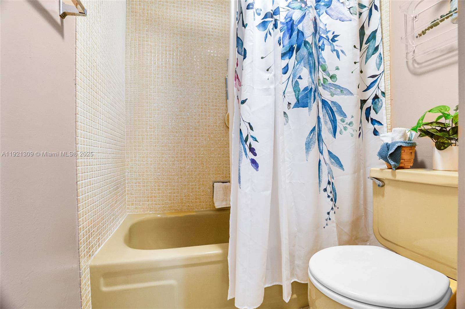 BARWOOD CONDO - Residential