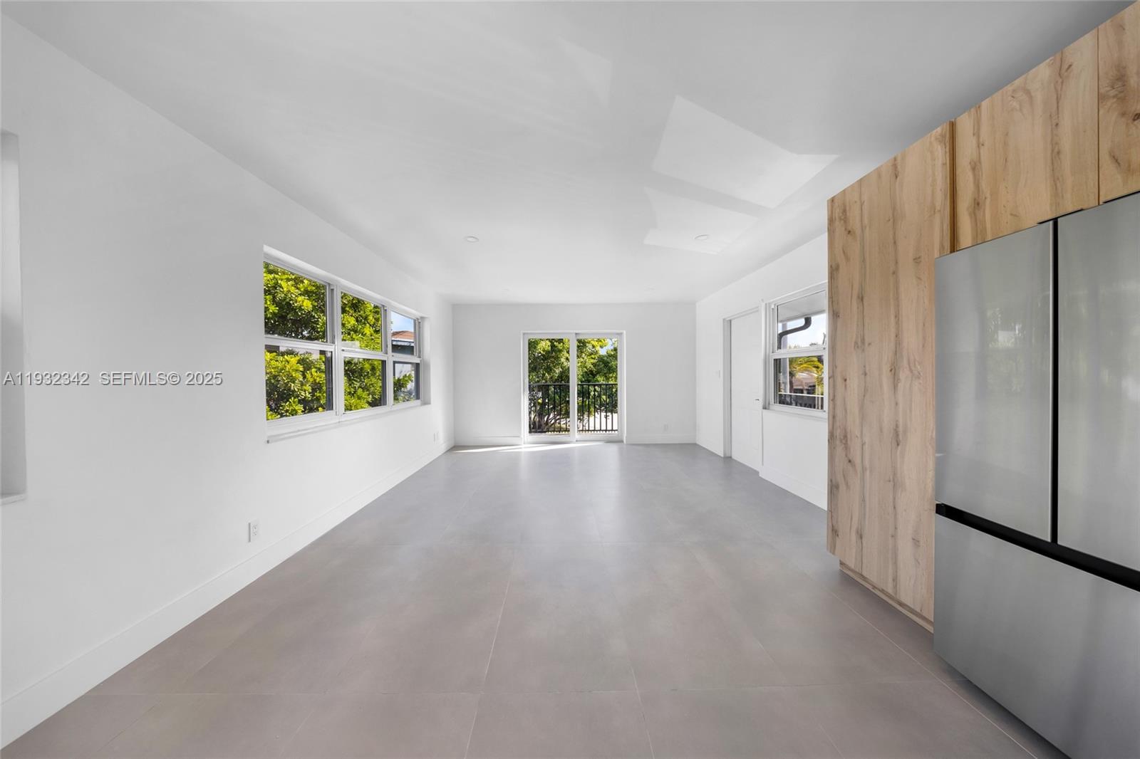 CORAL RIDGE ISLES - Residential Lease