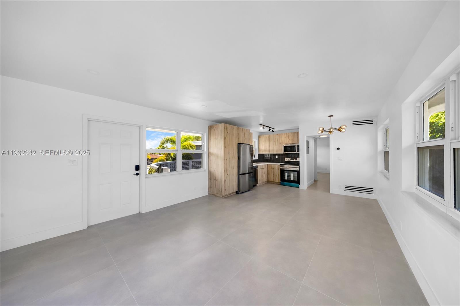 CORAL RIDGE ISLES - Residential Lease