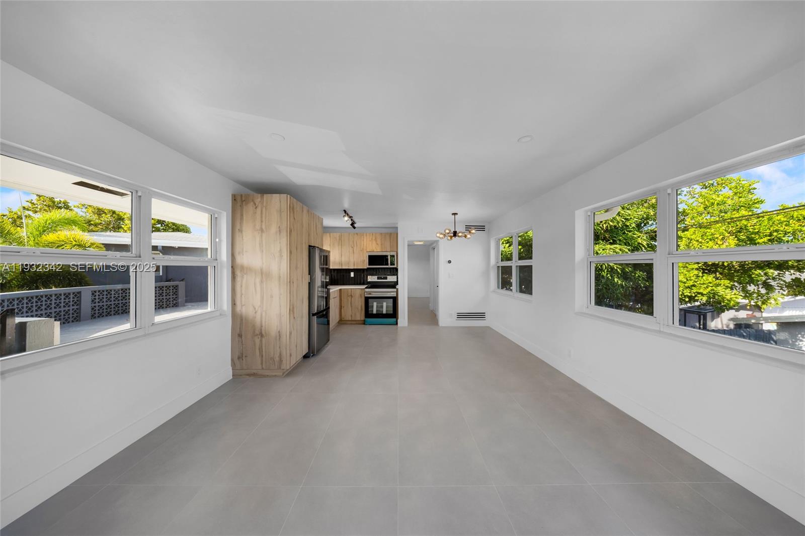 CORAL RIDGE ISLES - Residential Lease