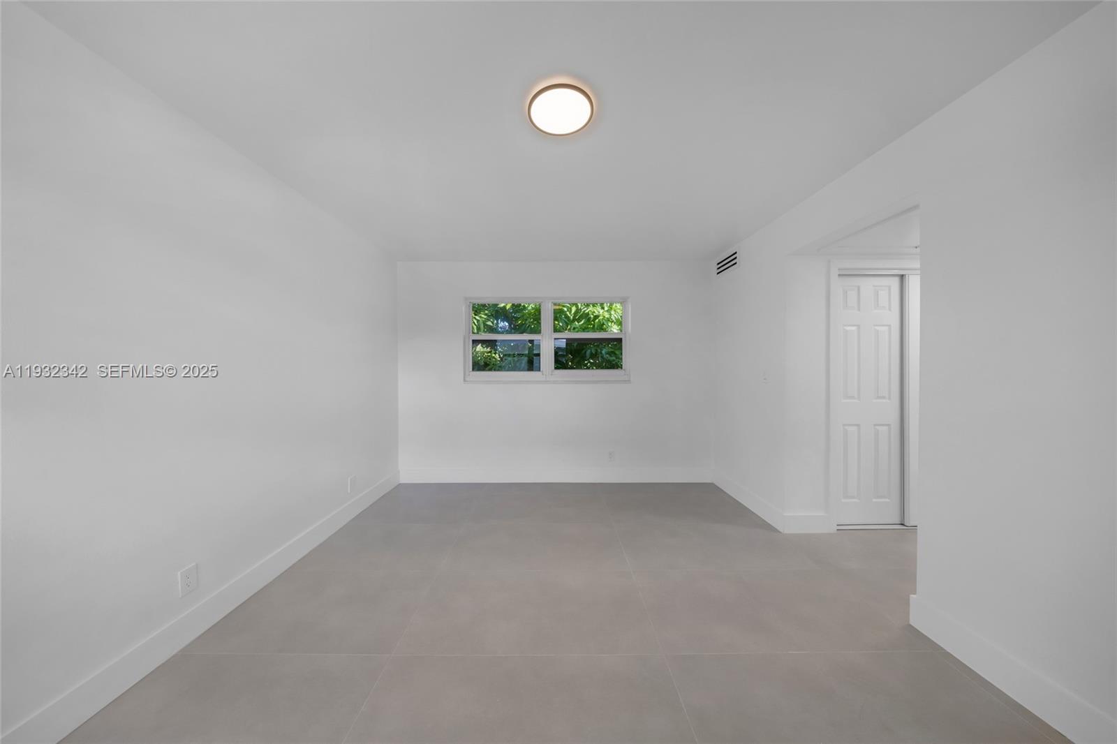 CORAL RIDGE ISLES - Residential Lease