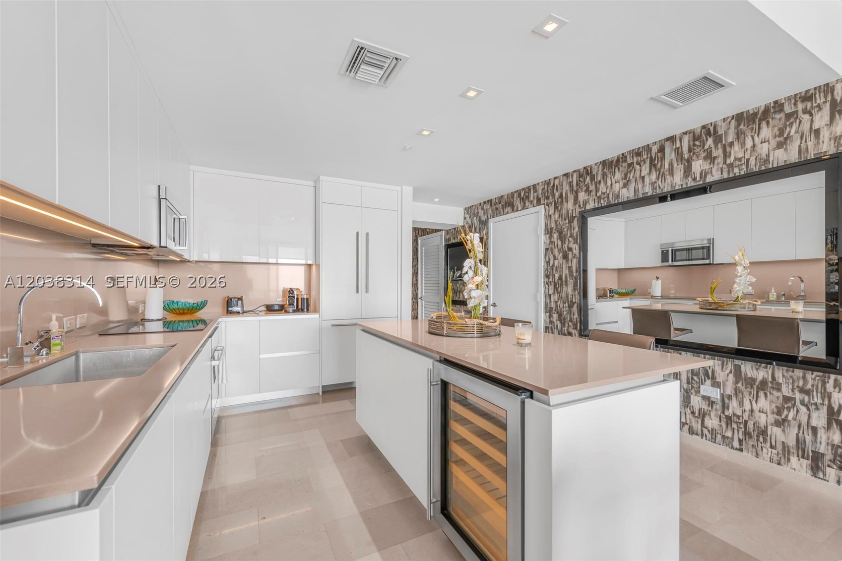 88 SW 7th St 3806