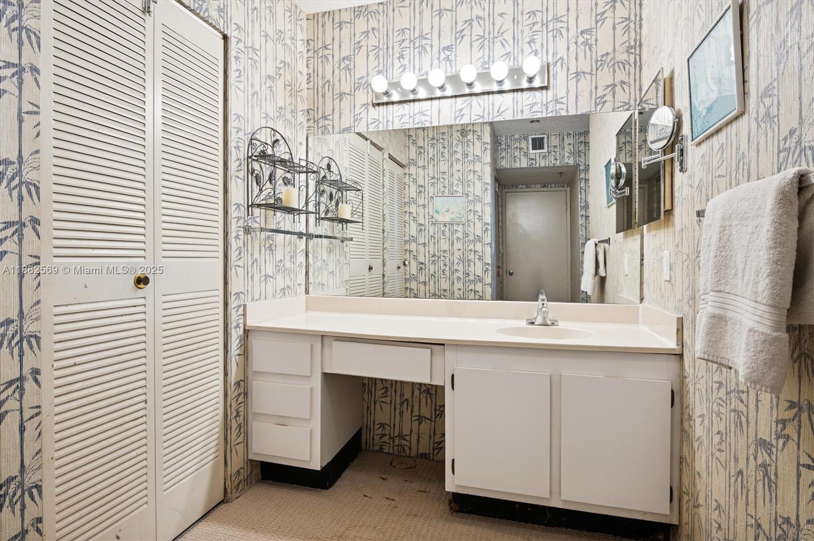WATERVIEW CONDO - Residential