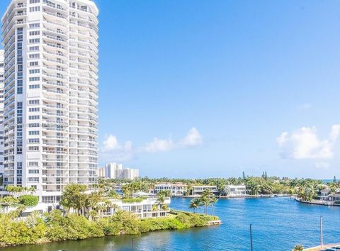 Photo of 20515 E Country Club Dr #442, Aventura, FL 33180 (MLS # A11882569)