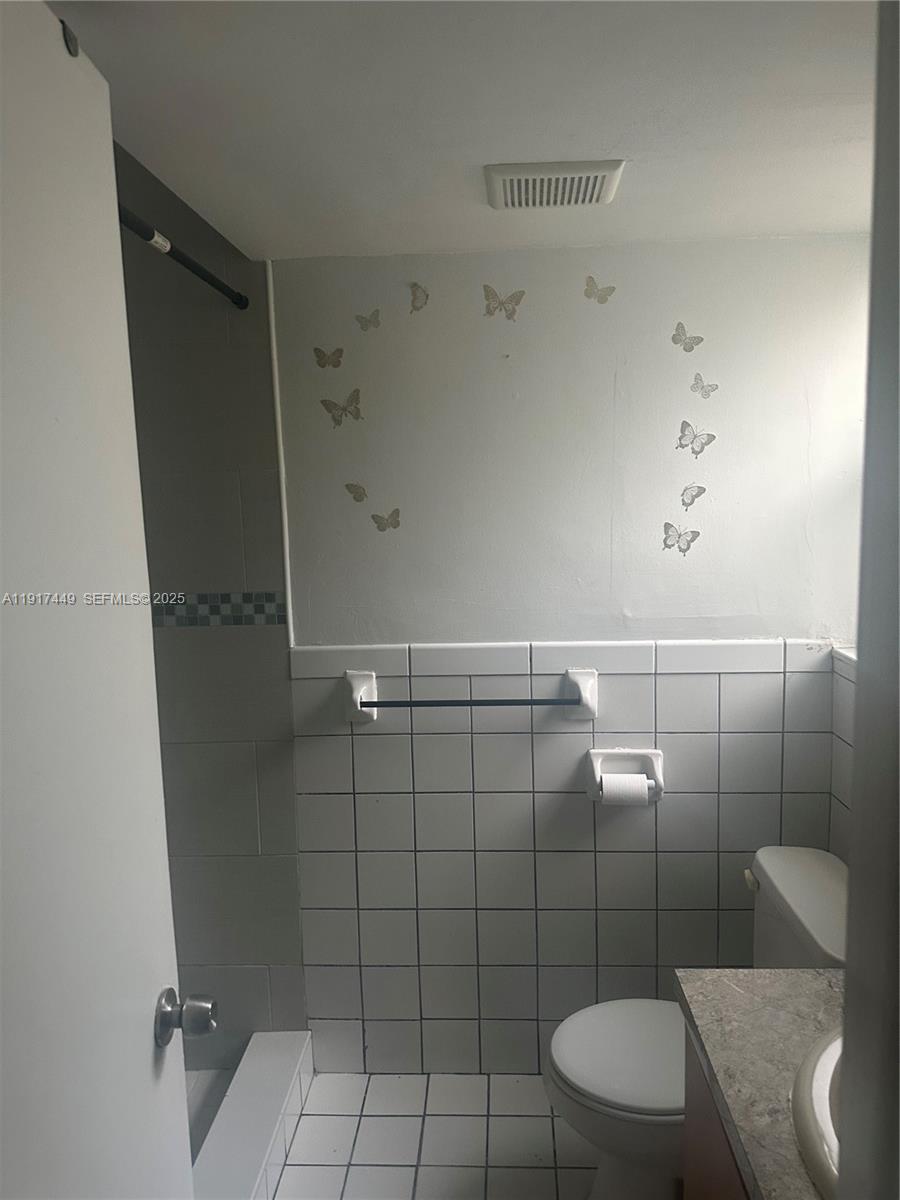 CAPRI GARDENS CONDO - Residential Lease