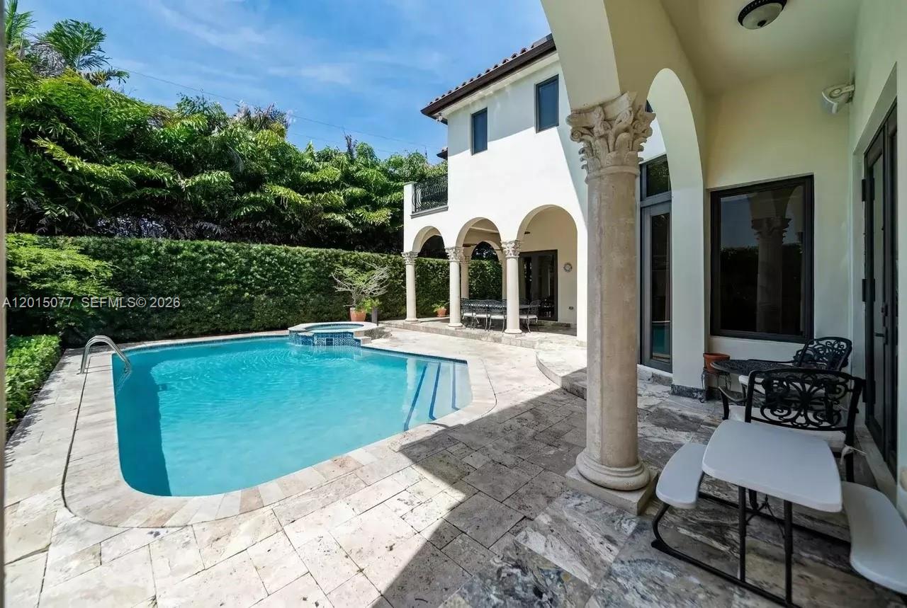 BAY HARBOR ISLAND - Residential