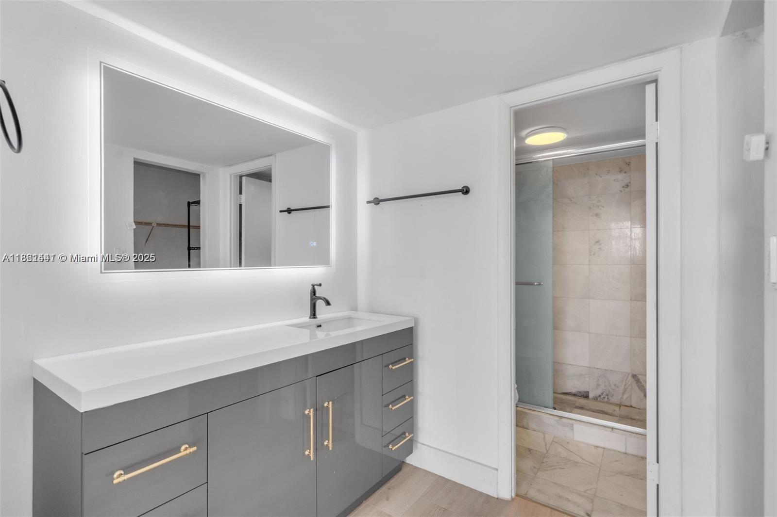 STANTON HOUSE CONDO - Residential