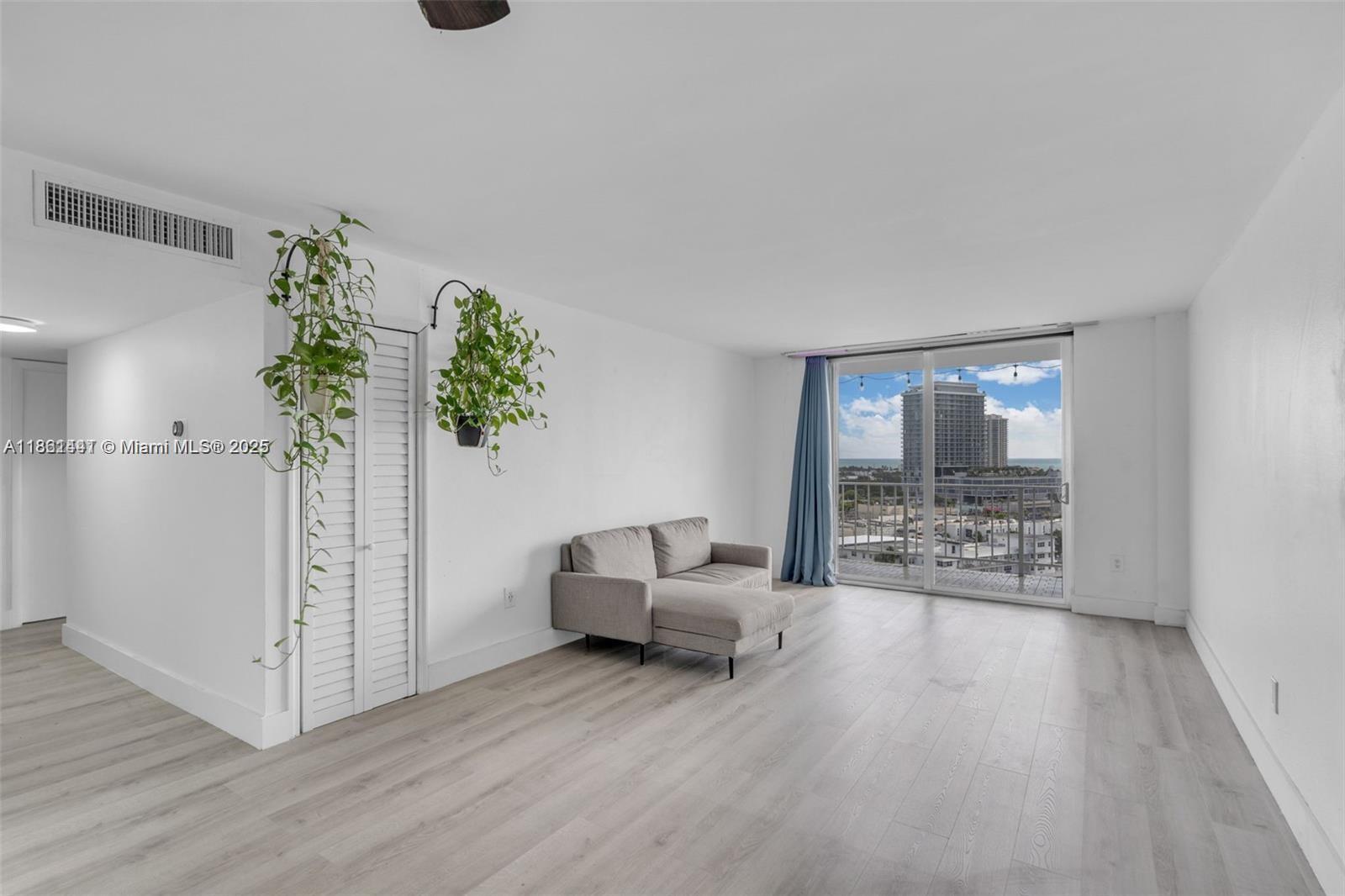 STANTON HOUSE CONDO - Residential