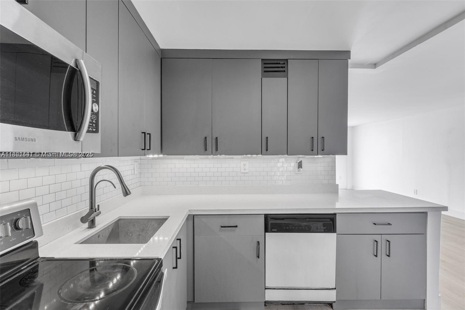 STANTON HOUSE CONDO - Residential