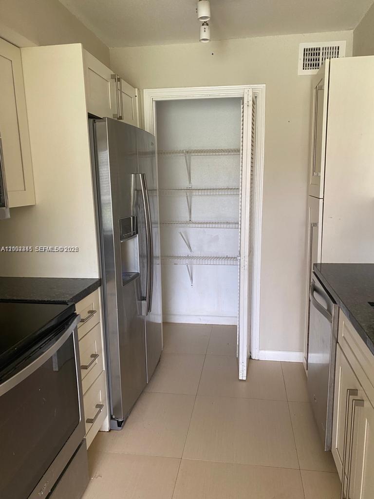 SAILBOAT POINTE CONDO - Residential Lease