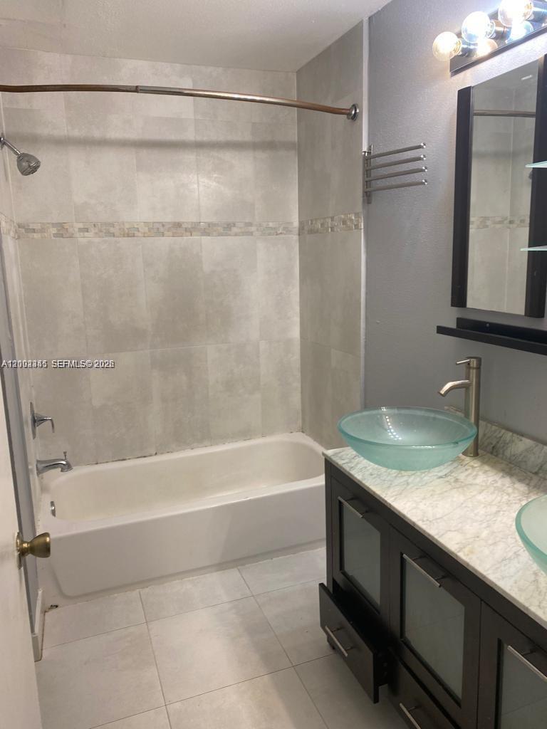 SAILBOAT POINTE CONDO - Residential Lease