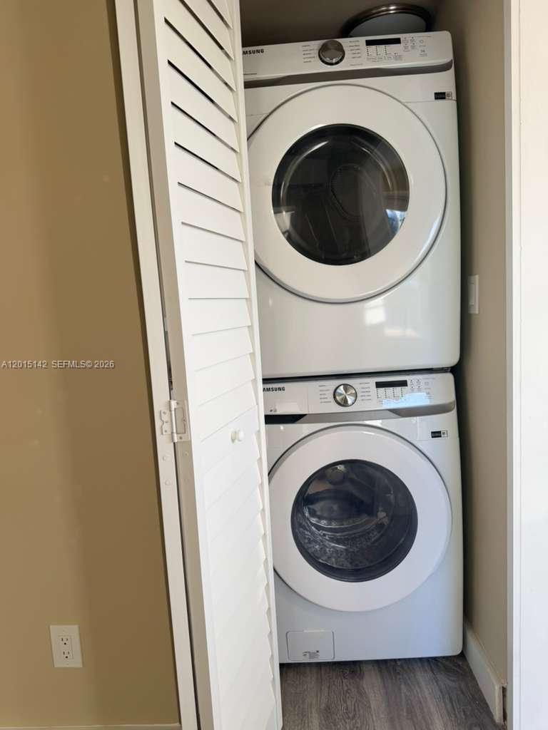 BISCAYNE BCH SUB - Residential Lease