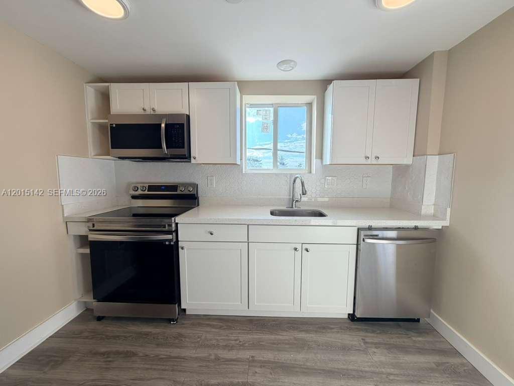 BISCAYNE BCH SUB - Residential Lease