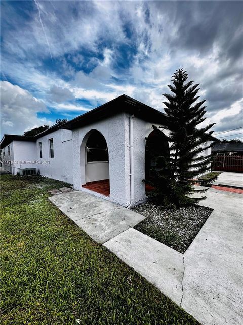 1041 NW 32nd Pl, Miami, FL 33125 - #: A11491994