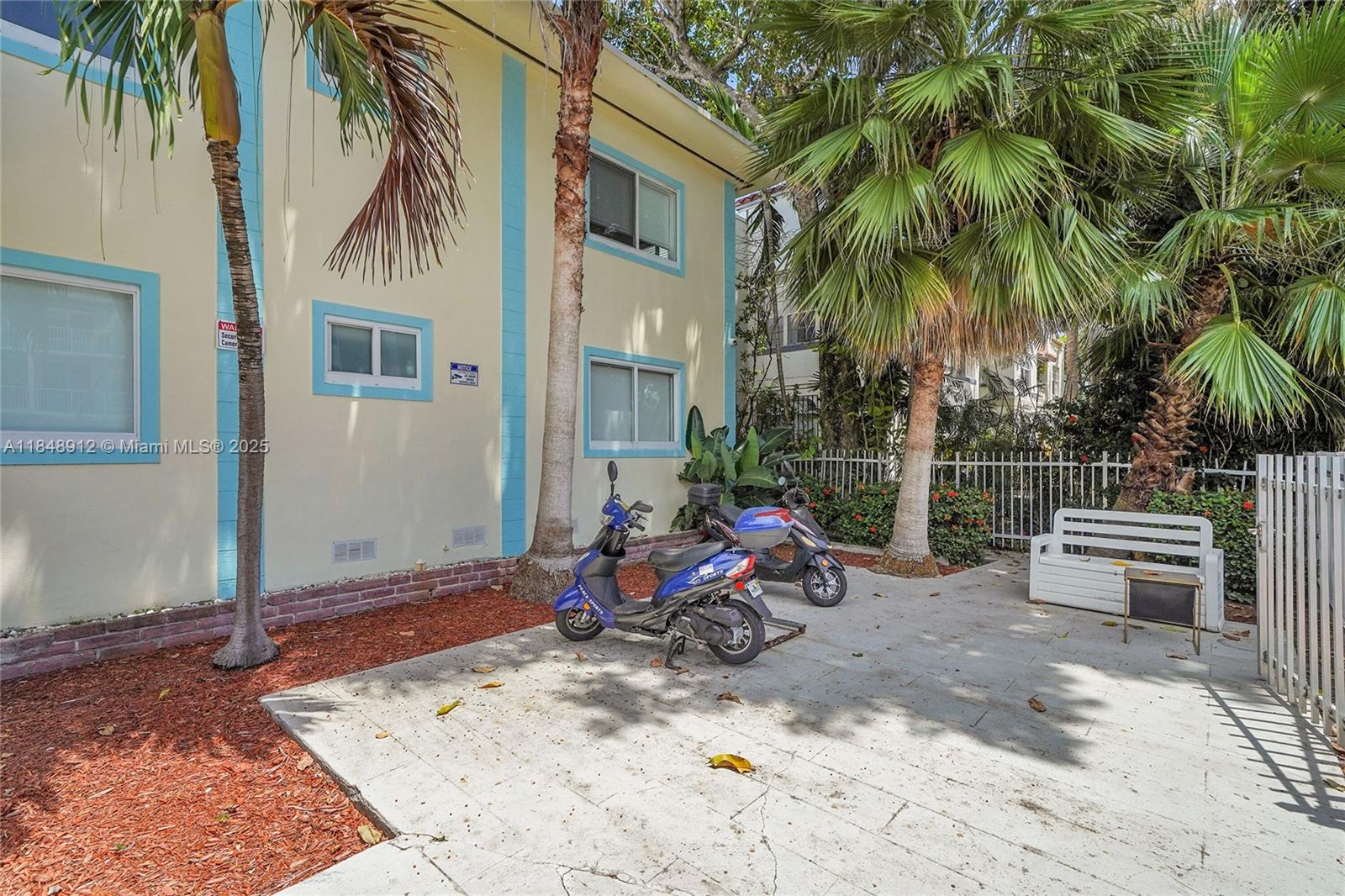 1135 Euclid Ave 207