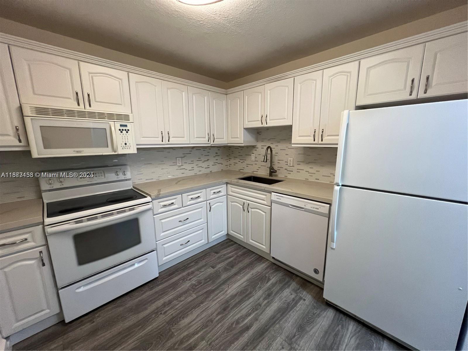 Don't miss this opportunity to rent this updated 1bed/1bath condo minutes from Dadeland Mall, downtown Dadeland, Metrorail access, US1 and 826. Enjoy Excellent schools within walking distance. Your new home has been tastefully upgraded with impact windows and doors. Call/text listing agent to schedule a showing.