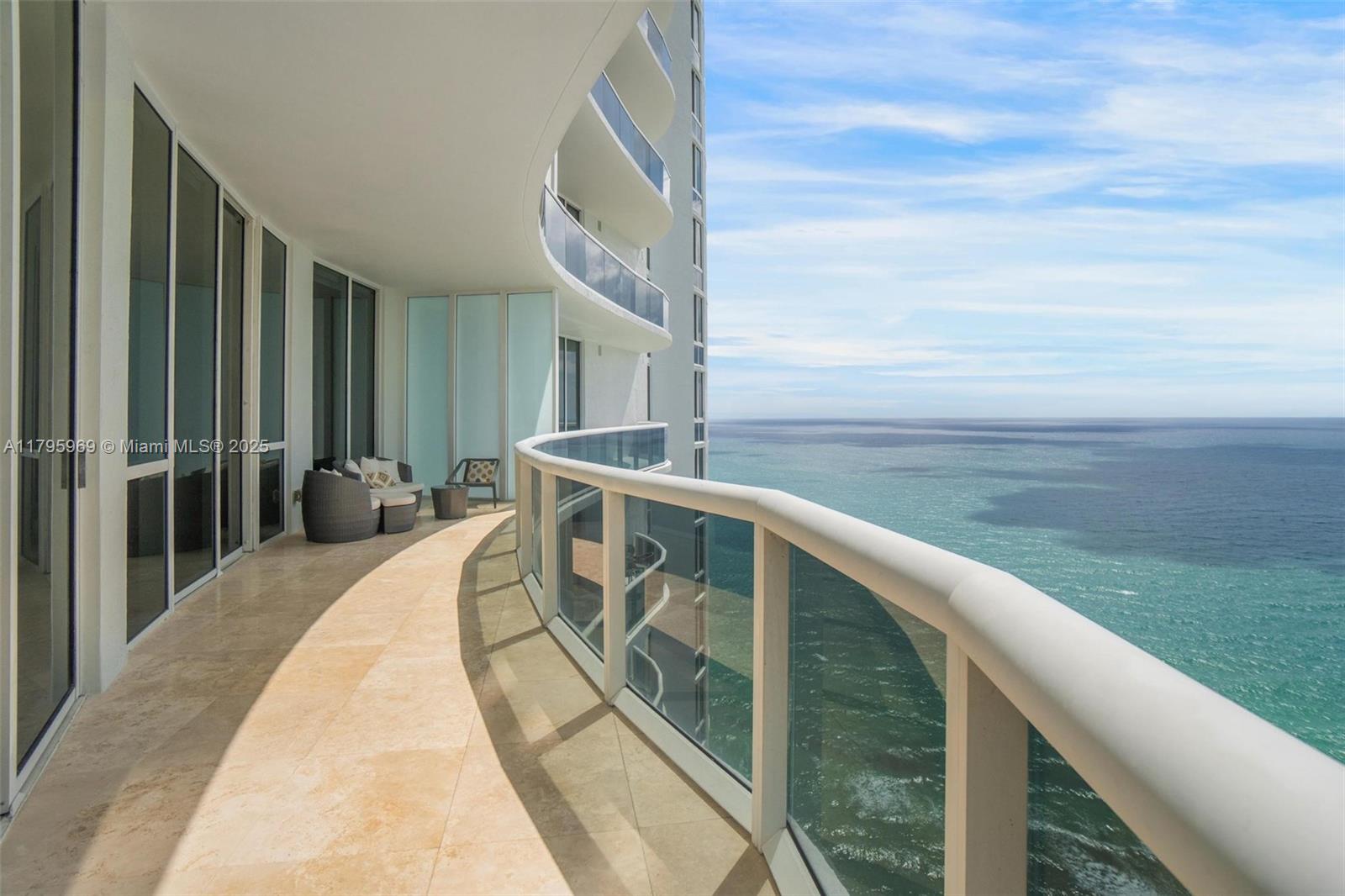 15811 Collins Ave 3507