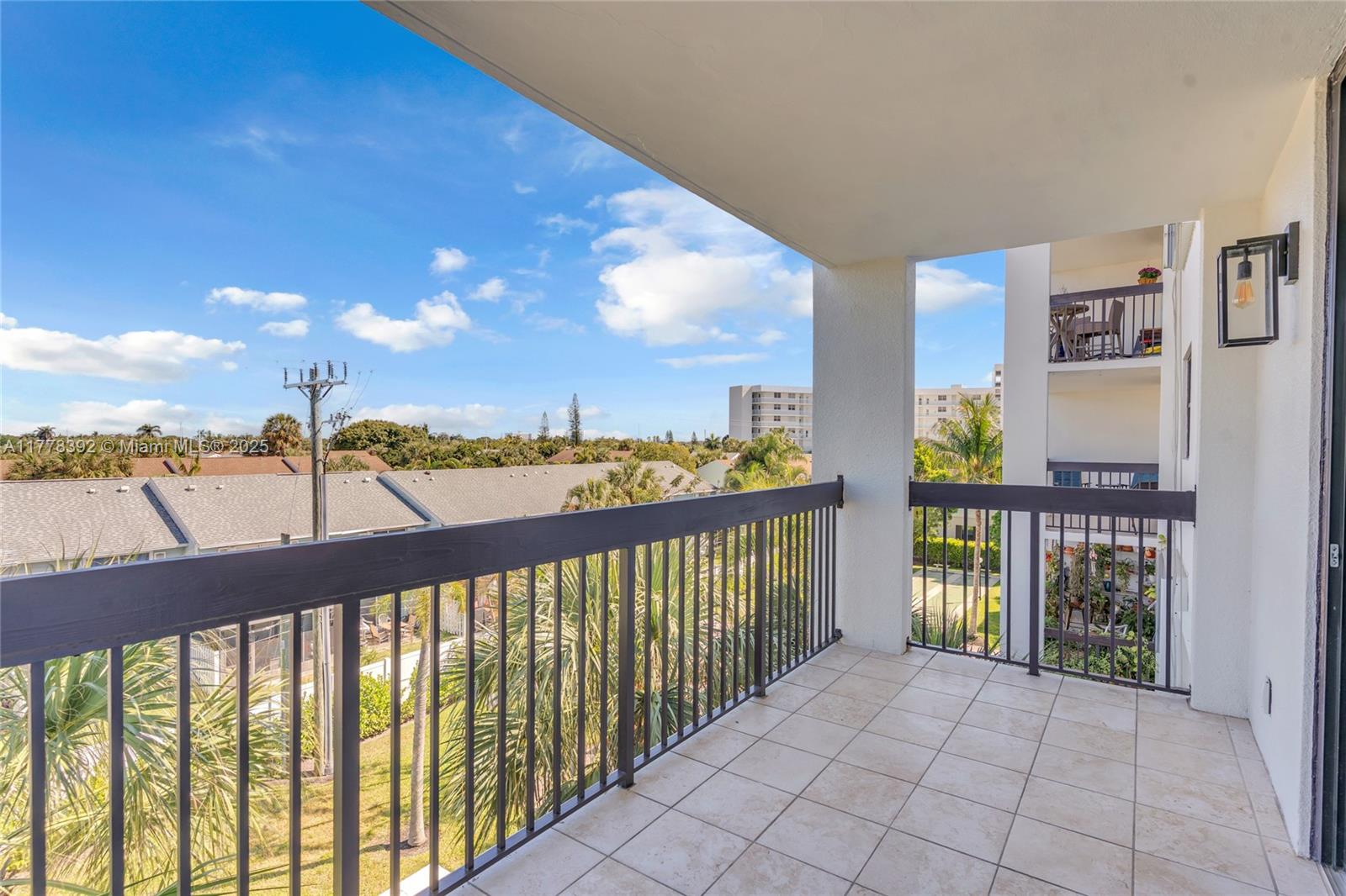 MARINERS WAY CONDO - Residential