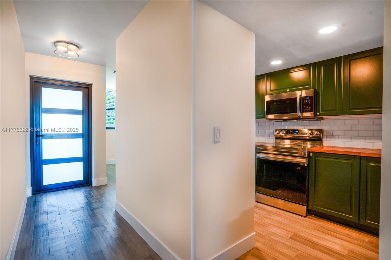 MARINERS WAY CONDO - Residential