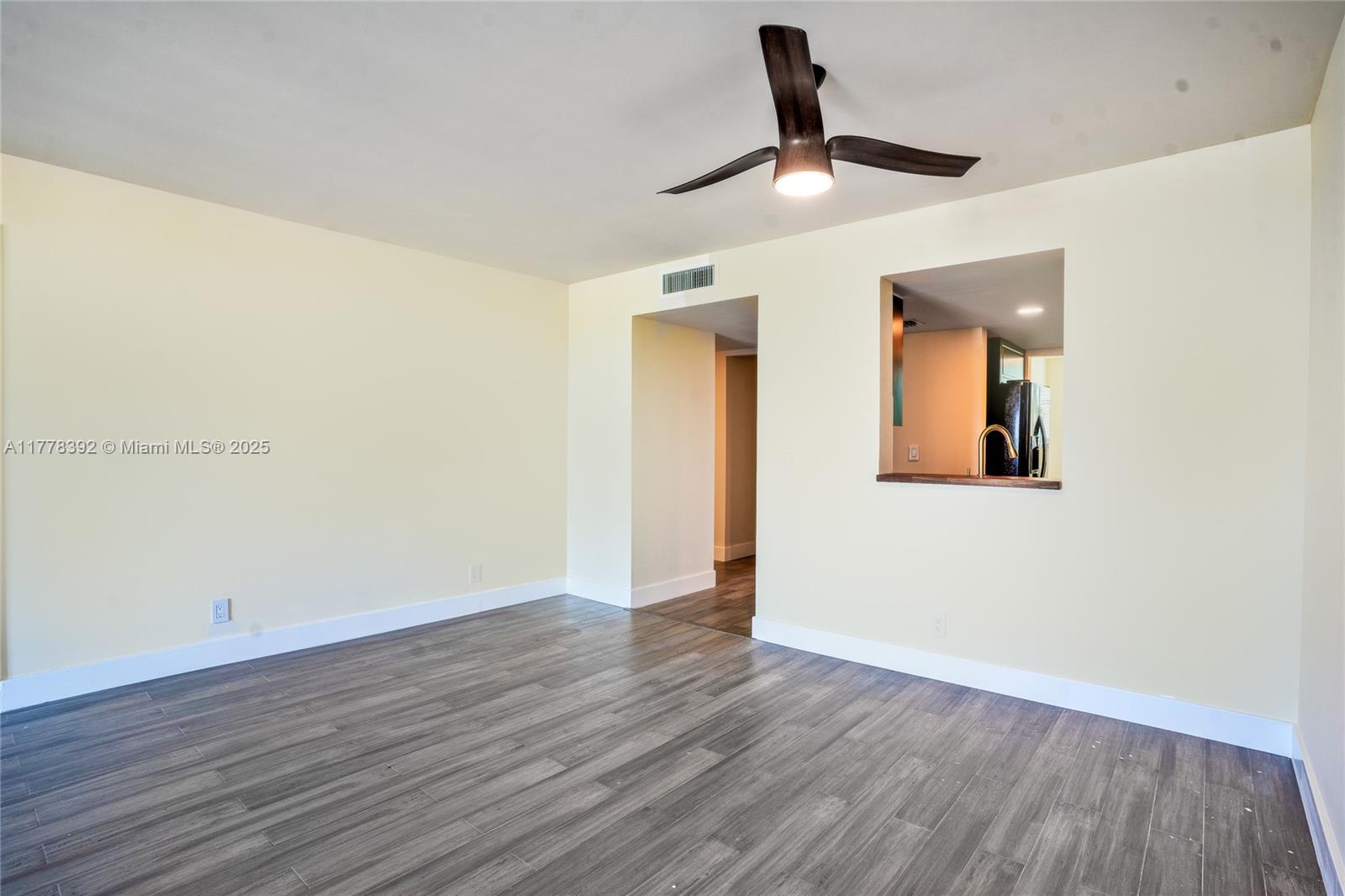 MARINERS WAY CONDO - Residential